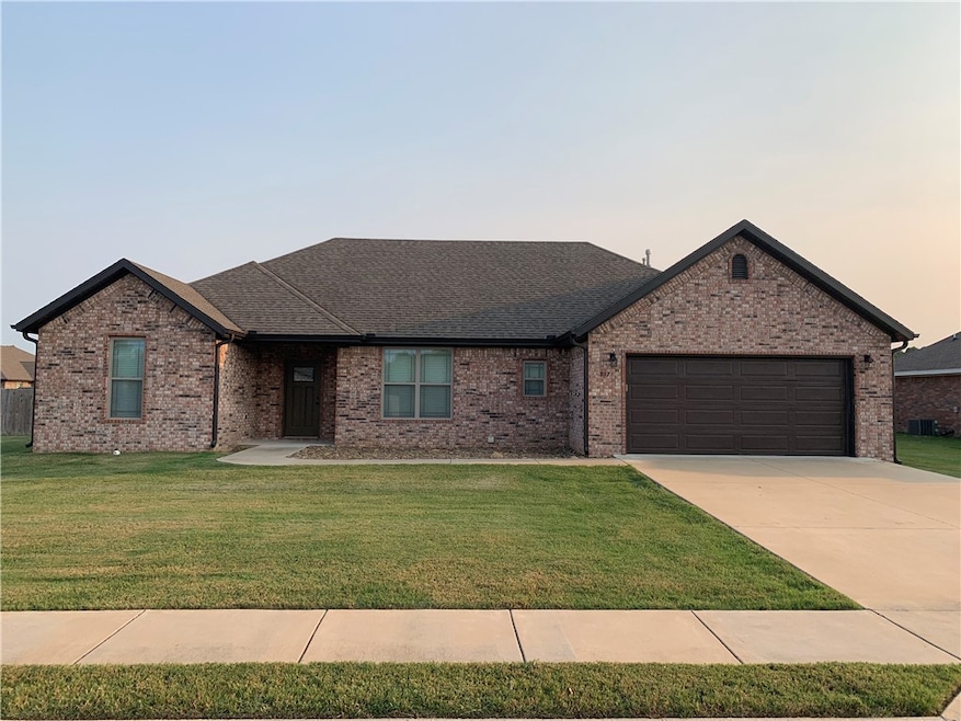 897 White Oak St, Elkins, AR 72727 - photo 1