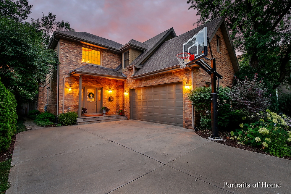 Welcome Home To Downtown Western Springs!