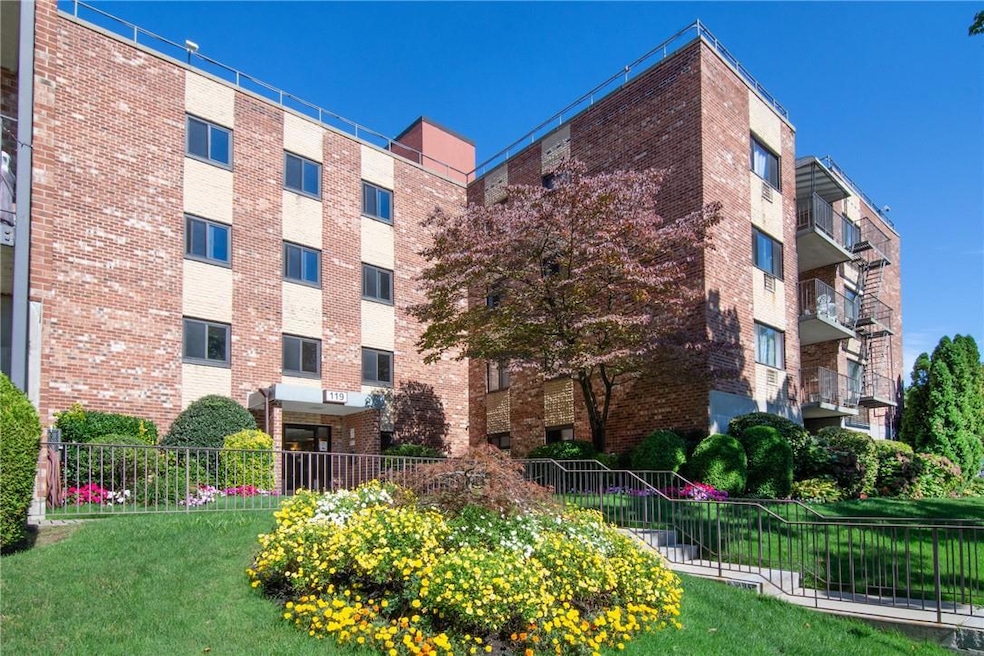Westgate Park Condominium unit 336, Yonkers, NY 10703 - photo 1