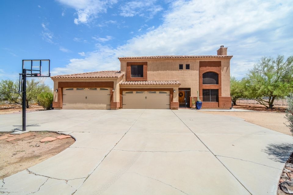 Front View-4-Car Garage