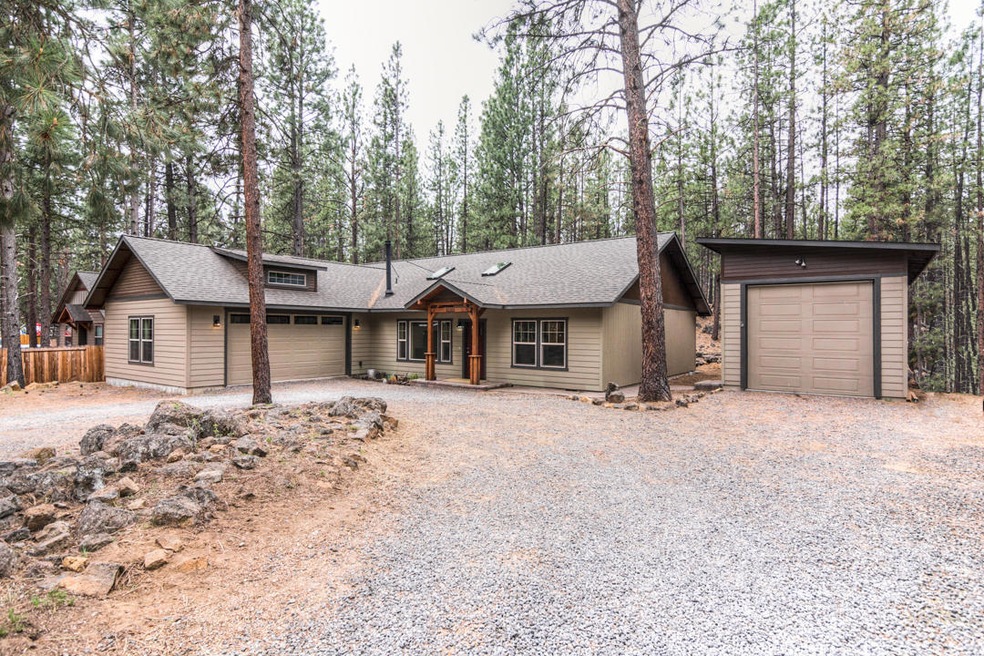 Tumalo Circle 60305 (1 of 35)