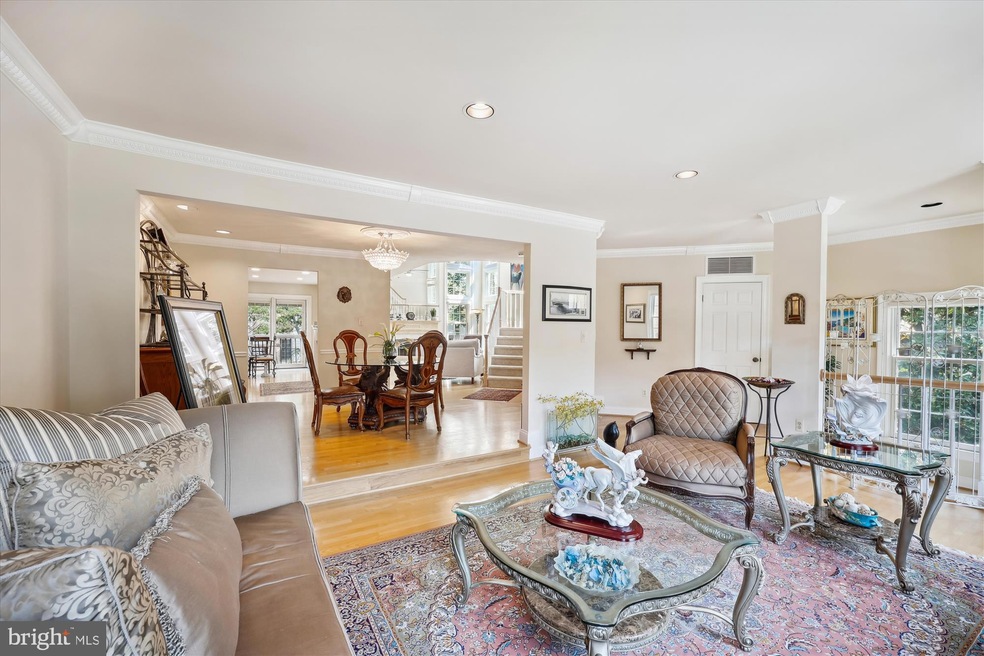 10921 Bloomingdale Dr, Rockville, MD 20852 - photo 1