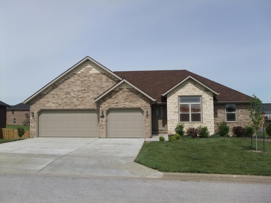 1921 N Brookhollow Dr, Nixa, MO 65714 - photo 1