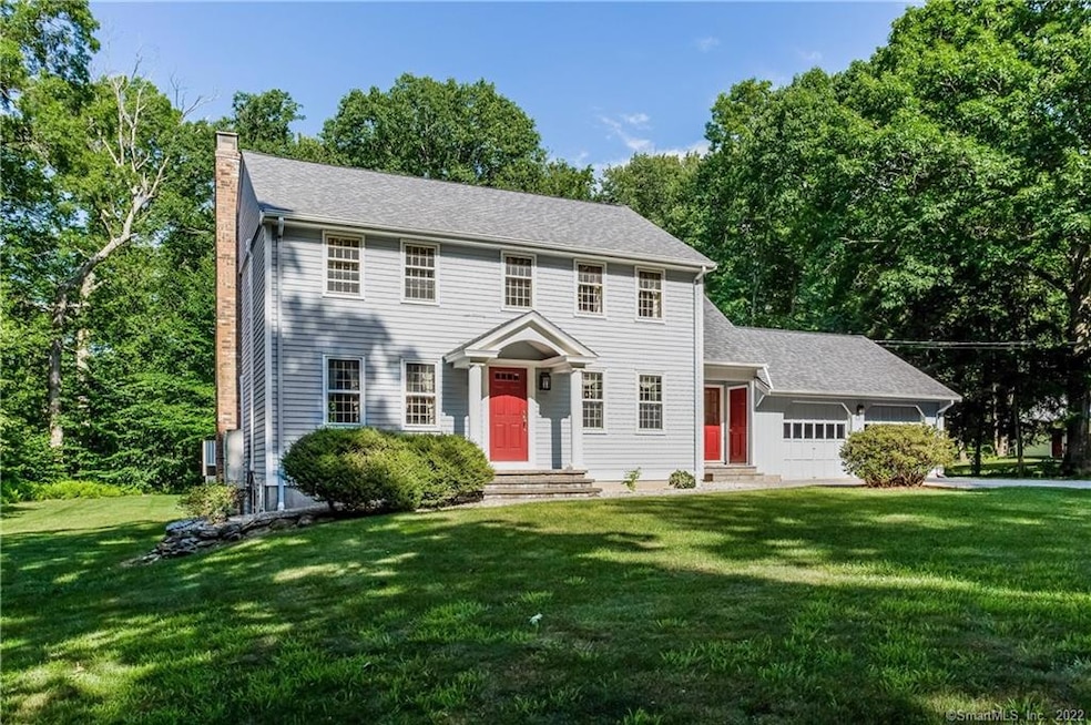 7 Rooms, 3 Bedrooms. 2.1 Baths.