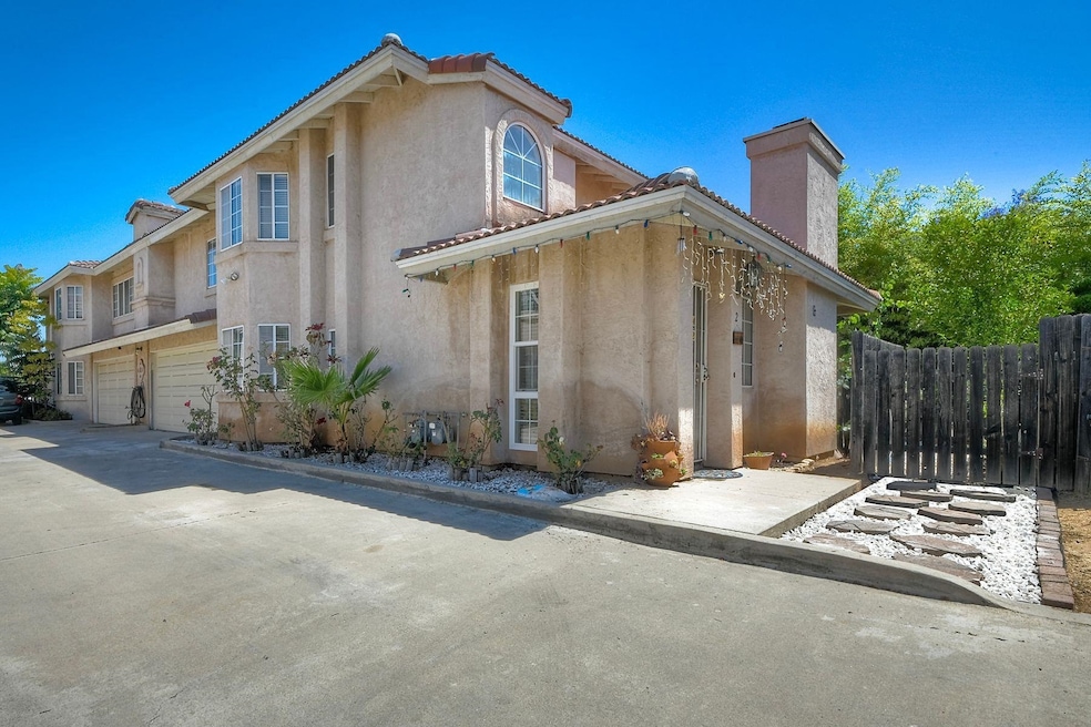 404 W Lincoln Ave unit 2, Escondido, CA 92026 - photo 1