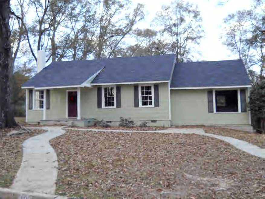 906 W New York Ave, McComb, MS 39648 - photo 1