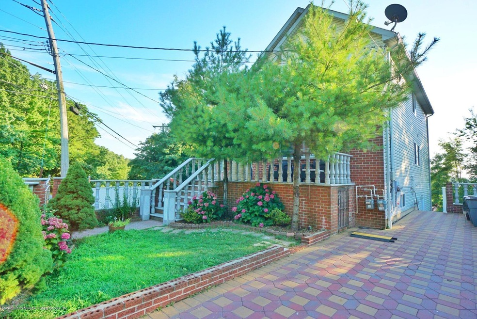186 Highland Ave, Staten Island, NY 10301 - photo 1