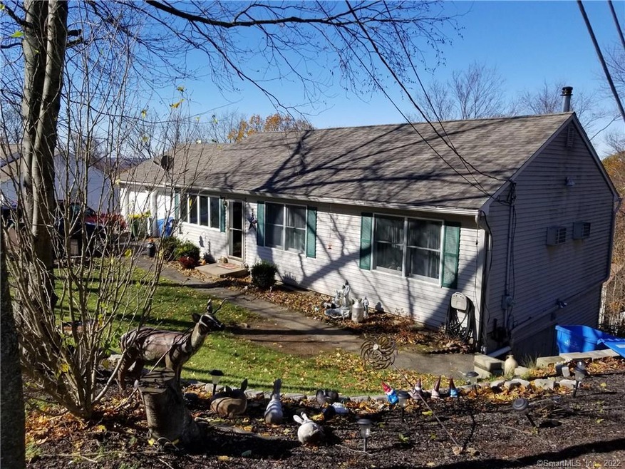 70 Sprucedale Dr, Waterbury, CT 06706 - photo 1