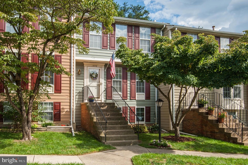 1558 Autumn Ridge Cir, Reston, VA 20194 - photo 1