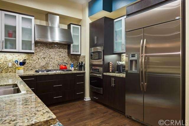 European Dark Cabinetry, Stylesh Venetian Gold Gra