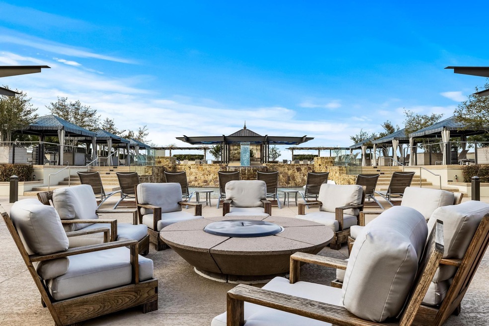 Outside Rooftop RESORT STYLE Amenities include aFI