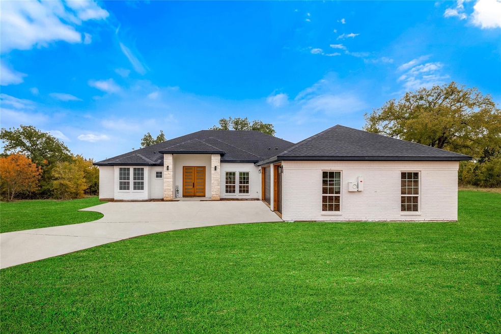 4013 Legend Trail, Granbury, TX 76049 - photo 1