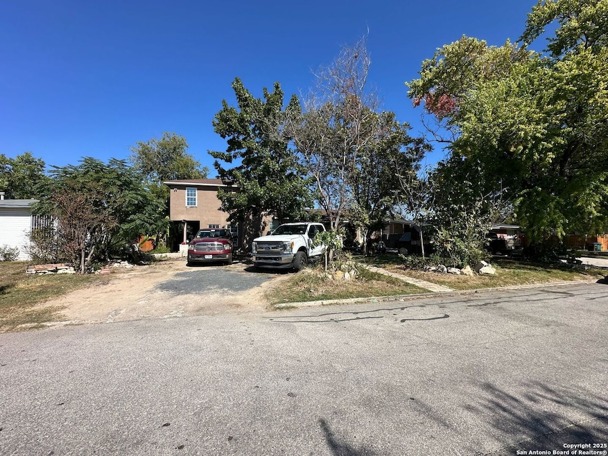 2721 W Mistletoe Ave, San Antonio, TX 78228 - photo 1