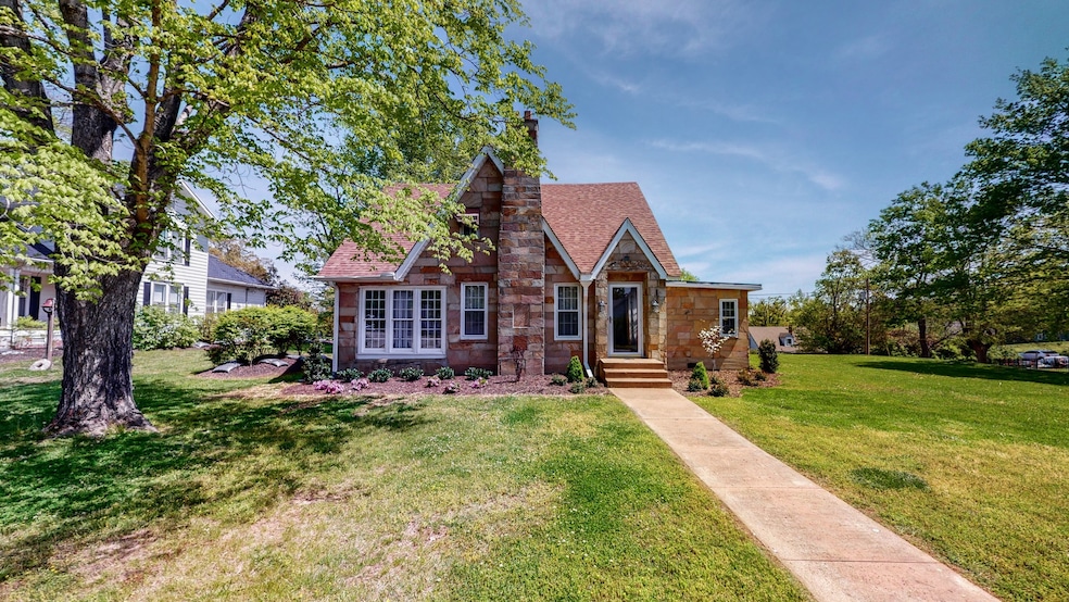 503 W College St, Dickson, TN 37055 - photo 1