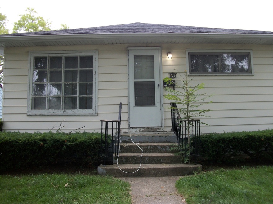 438 S Elmwood Ave, Waukegan, IL 60085 - photo 1