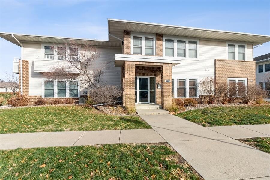 2435 Aspen