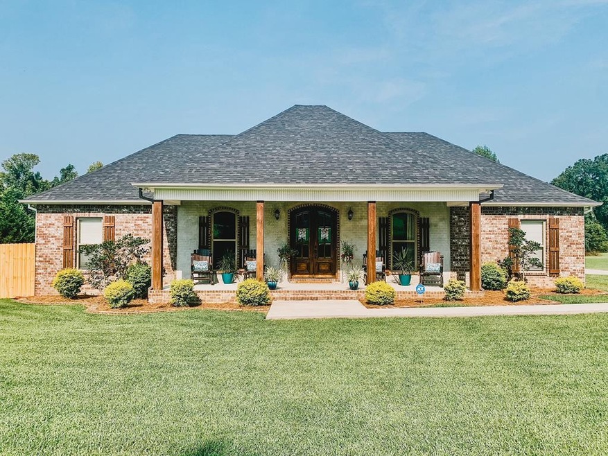 1018 Twin Oaks Dr, McComb, MS 39648 - photo 1