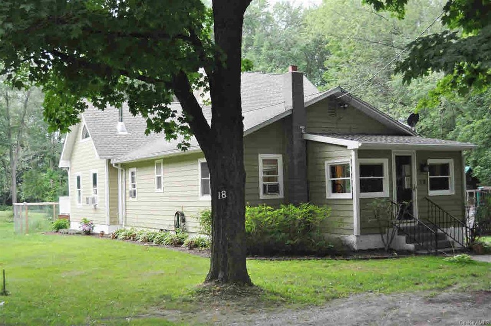 18 Old Post Rd N, Red Hook, NY 12571 - photo 1