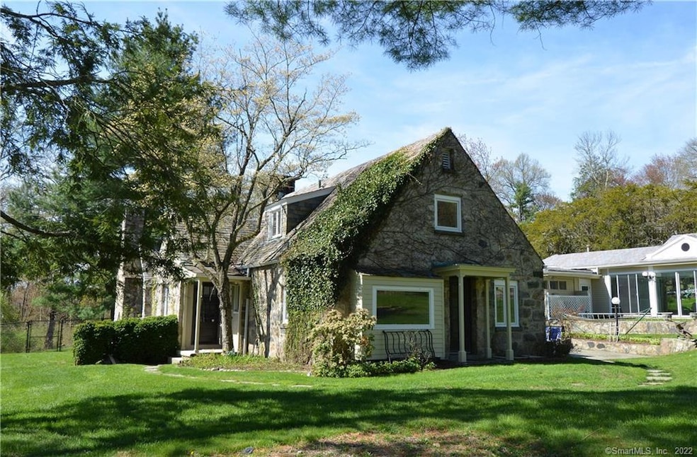 527 Stanwich Rd unit B, Greenwich, CT 06831 - photo 1