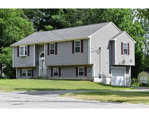 1607 Read St, Somerset, MA 02726 - photo 1