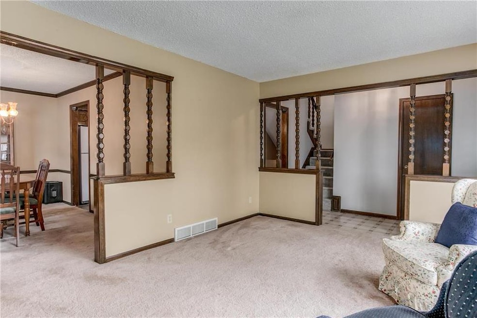 Front Entry to the Right