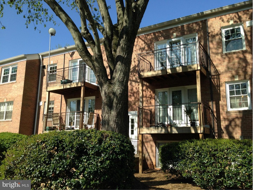 9451 Fairfax Blvd unit 301, Fairfax, VA 22031 - photo 1