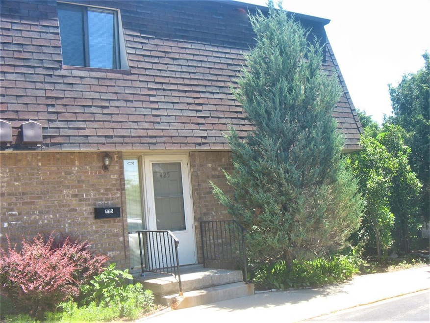 425 Meadowbrook Dr. 2