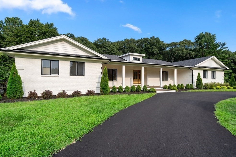 142 Buckskin Dr, Wayland, MA 01778 - photo 1