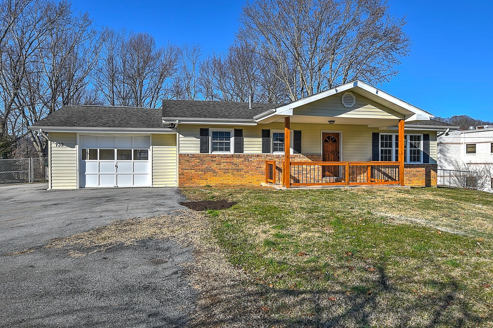 732 Meadow VIew