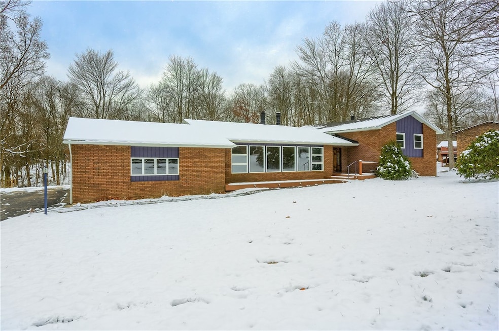 212 Ridgeway Dr, Baden, PA 15005 - photo 1