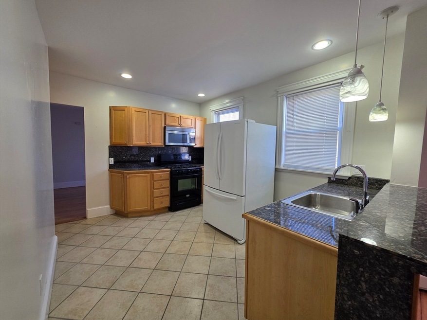 8 Cedar St unit 2, Haverhill, MA 01830 - photo 1