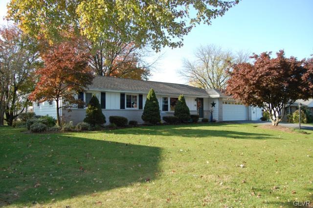 6228 Fairway Ln, Allentown, PA 18106 - photo 1