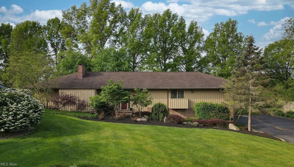 Front Exterior/Beautiful Landscaping