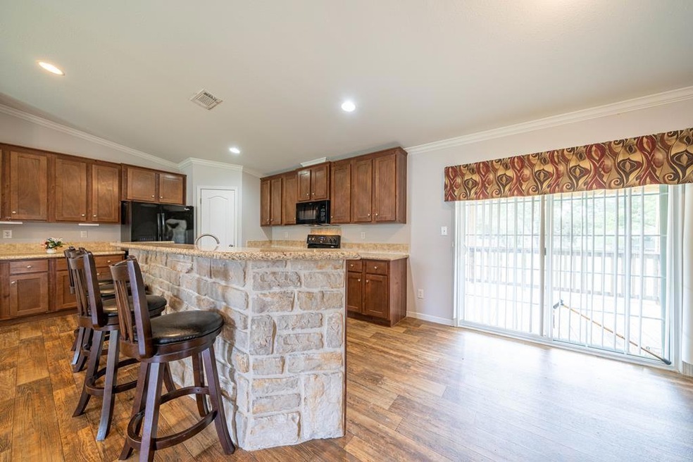 1004 Hackberry St, San Marcos, TX 78666 - photo 1