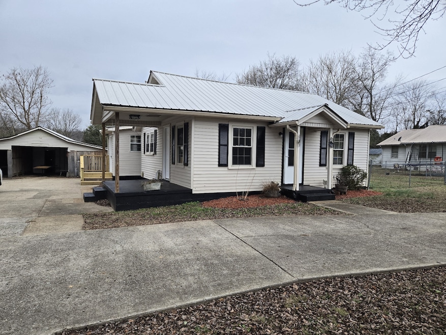 1755 W Trace Creek Rd, Waverly, TN 37185 - photo 1