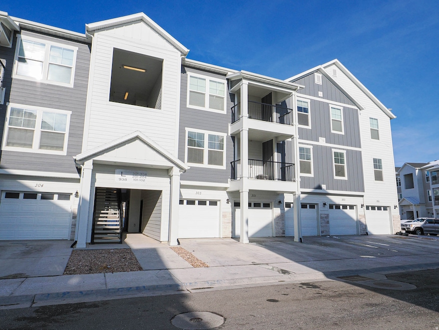 938 W Coral Charm Way unit L203, Saratoga Springs, UT 84045 - photo 1