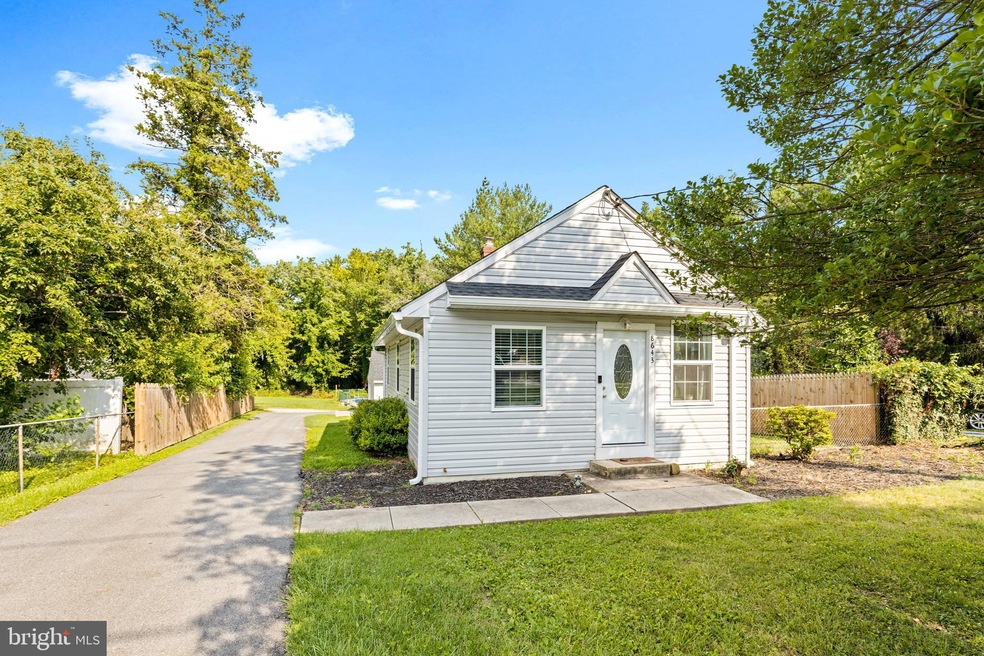 8643 Oakleigh Rd, Parkville, MD 21234 - photo 1