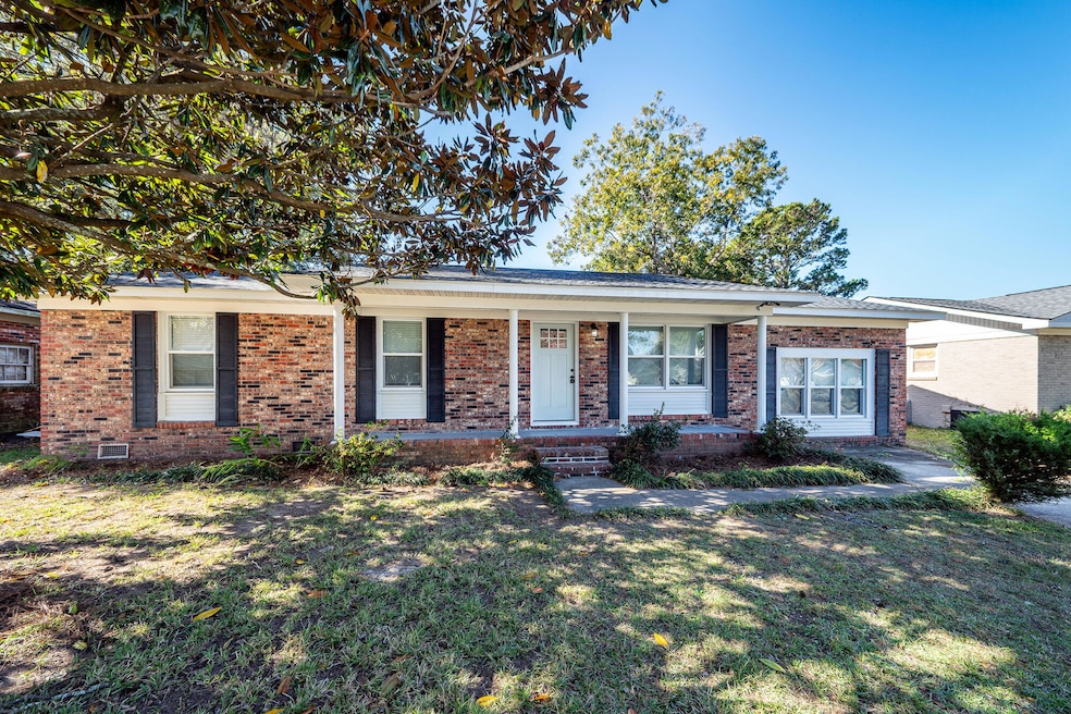 Under Contract $595,000