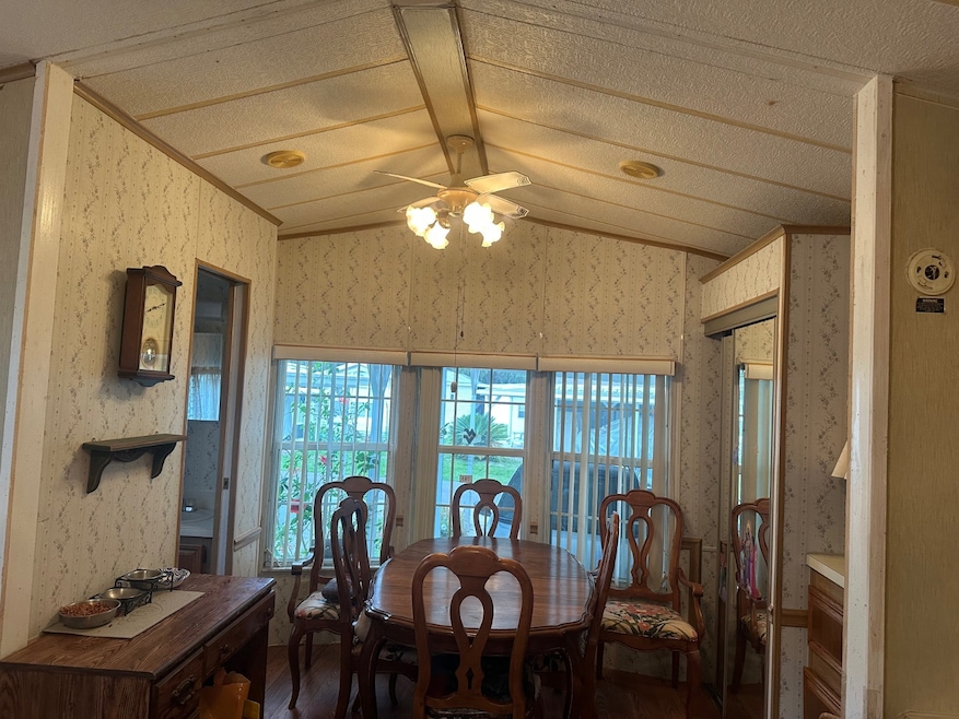 5551 SW 18th Terrace unit 185 E, Bushnell, FL 33513 - photo 1