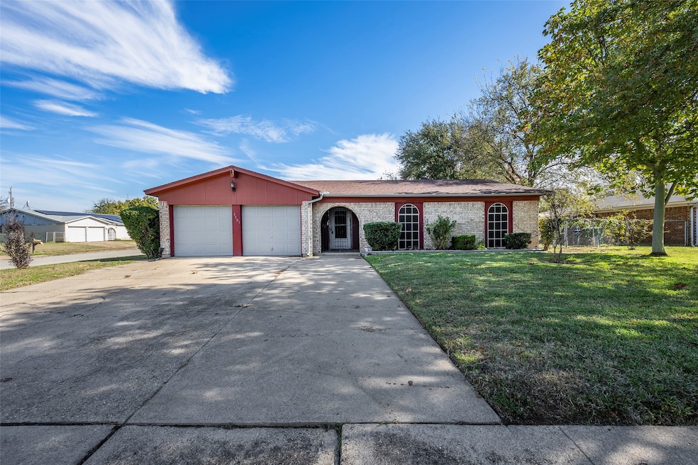 3501 Richardson Ct W, Fort Worth, TX 76119 - photo 1