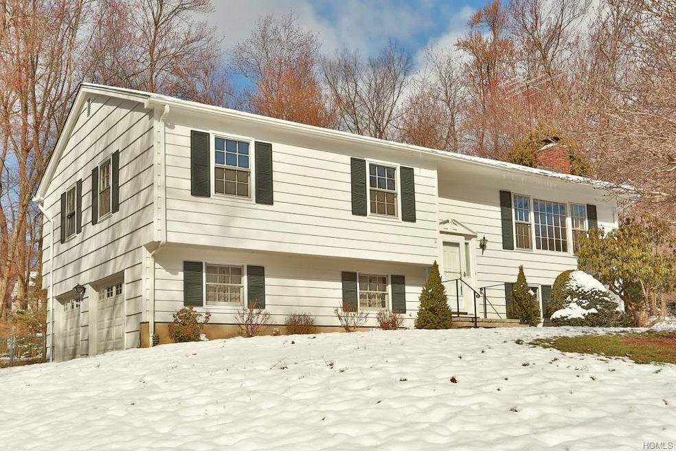 563 Babbling Brook Ln, Valley Cottage, NY 10989 - photo 1