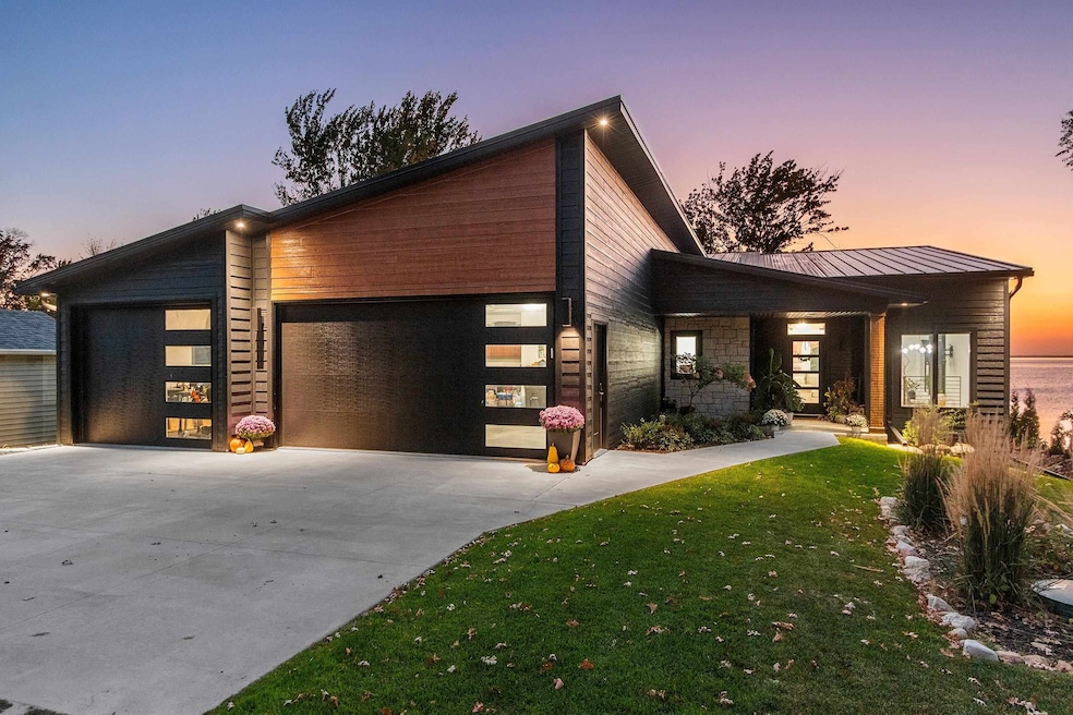 N6633 Harrison Rd, Hilbert, WI 54129 - photo 1