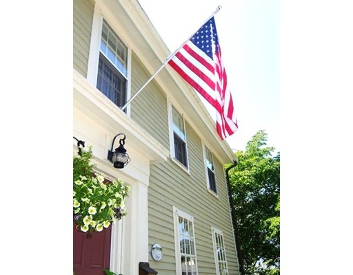 20 Middle St, Marblehead, MA 01945 - photo 1