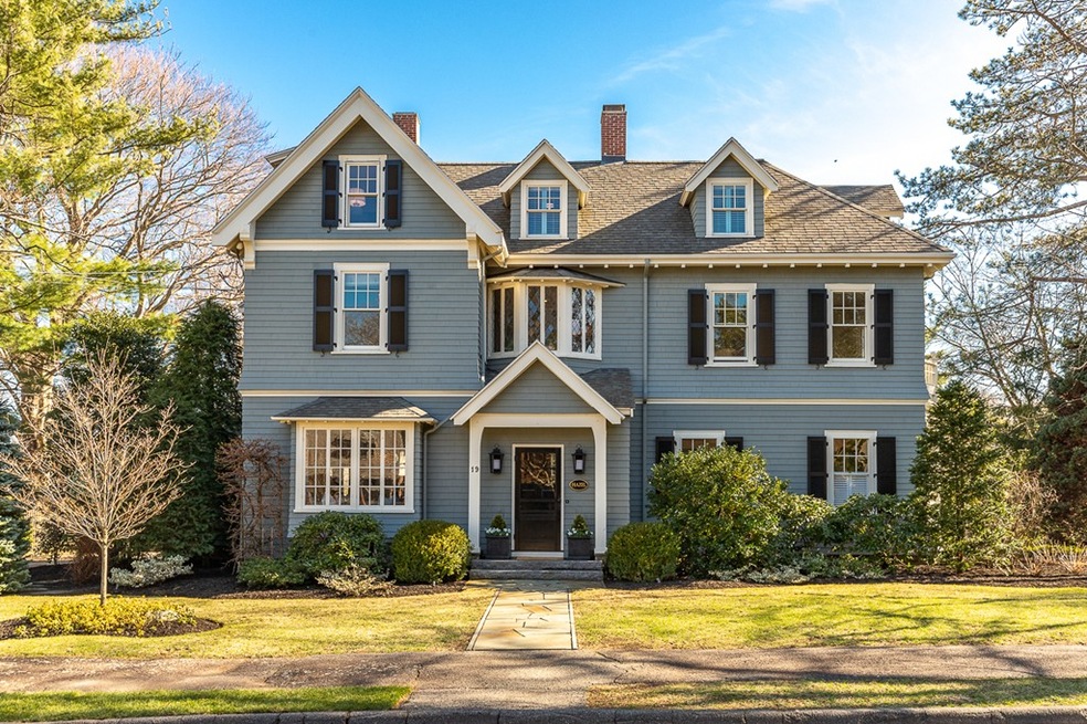 19 Mostyn St, Swampscott, MA 01907 - photo 1