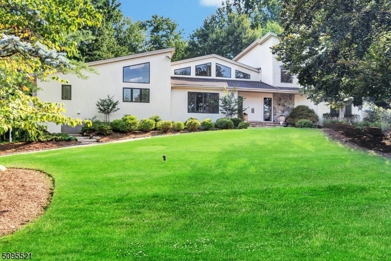 19 Post Ln, Livingston, NJ 07039 - photo 1