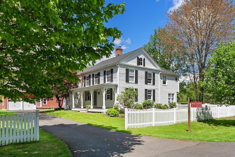 Beautiful country setting welcomes you to amazing property!