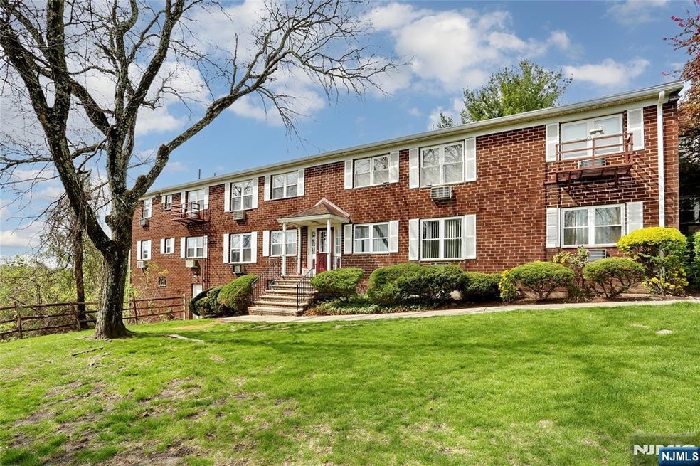 100 Pierson Miller Dr unit E2, Pompton Lakes, NJ 07442 - photo 1