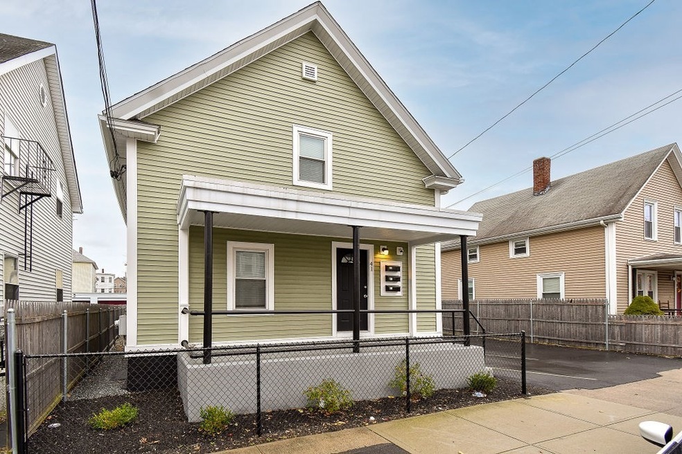 41 Benefit St unit 2, Pawtucket, RI 02861 - photo 1