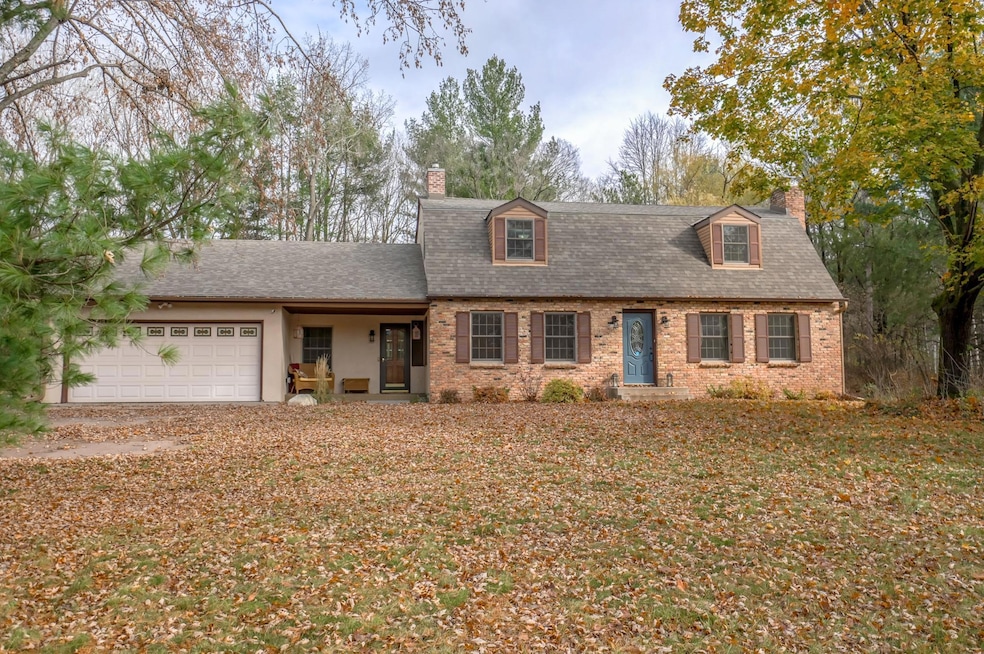 907 Willow Ridge Rd, Hudson, WI 54016 - photo 1