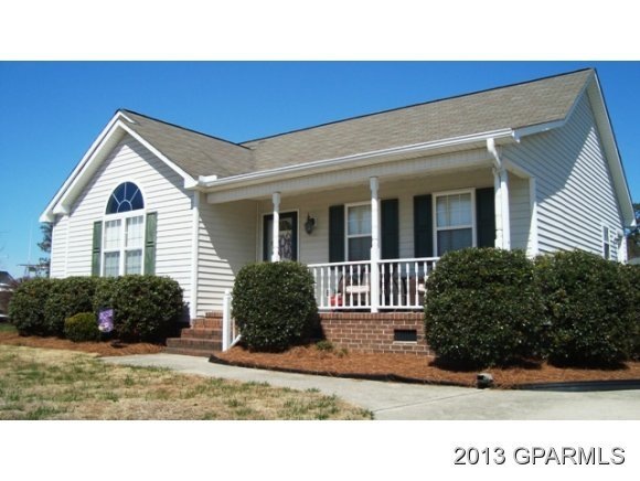 605 Bayberry Ln, Winterville, NC 28590 - photo 1